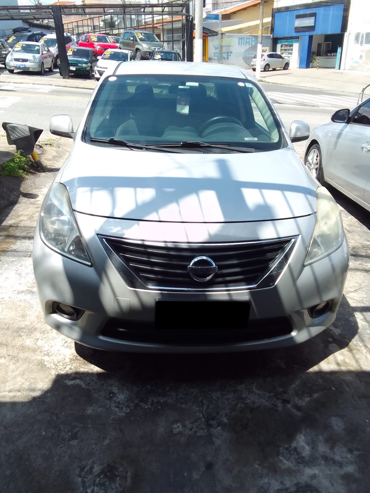 NISSAN VERSA SL