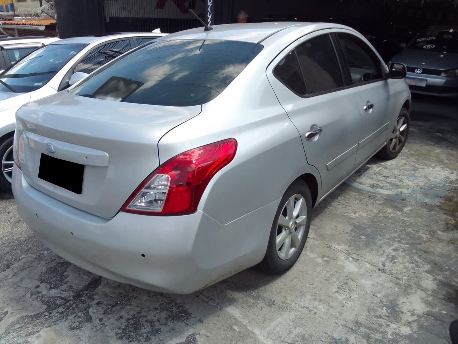 NISSAN VERSA SL