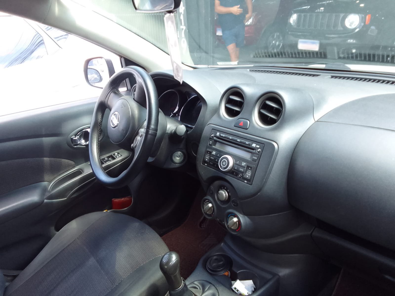 NISSAN VERSA SL