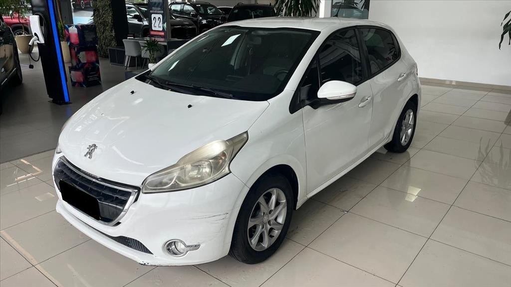 PEUGEOT 208